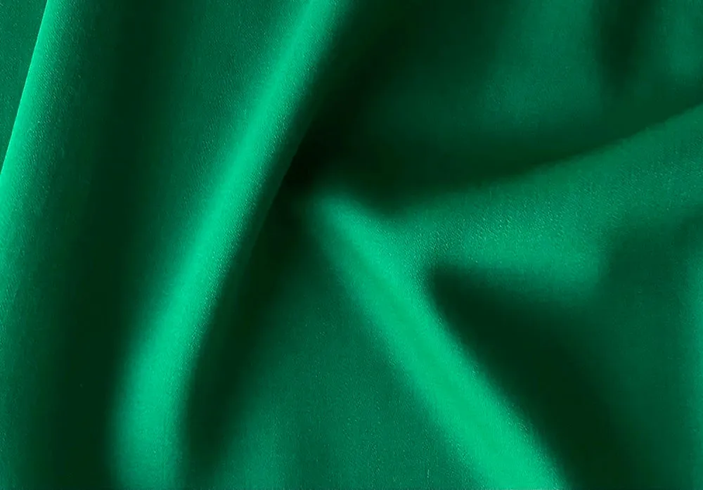 Gorgeous Brilliant Emerald Green Selvdeged Virgin Wool Suiting (Made in Italy)