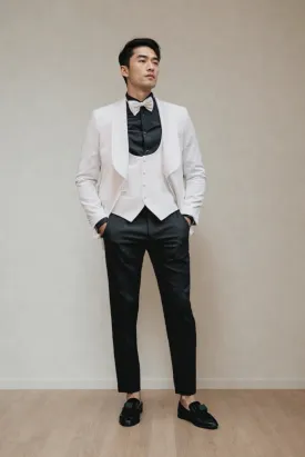 Men White Three Piece Slim Fit Shawl Lapel Tuxedo Suit Perfect For Engagement Weddings Promos Suits And Special Occasions